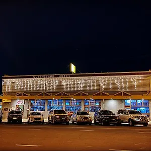https://the-queensland-hotel.queenslandhotels.net
